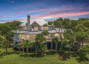 NEVER-ENDING OCEAN & BEACH VIEWS